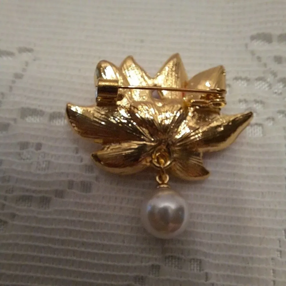 Pins Brooches Lot of 5 Cat Bird Lotus Heart Butterfly Costume Fashion Jewelry